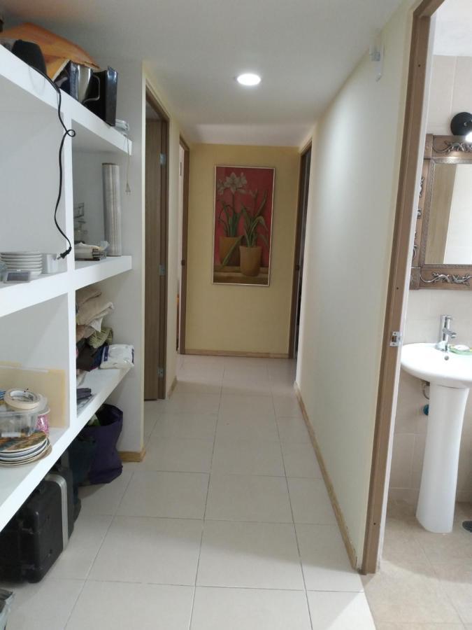 Charming Sunny Bedroom Overlooking Beautiful Amsterdam Avenue In Best Condesa Area Mexico City Exterior photo